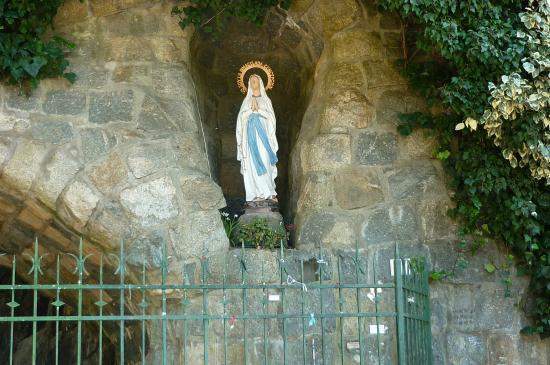 capilla nuestra senora de lourdes tandil buenos aires