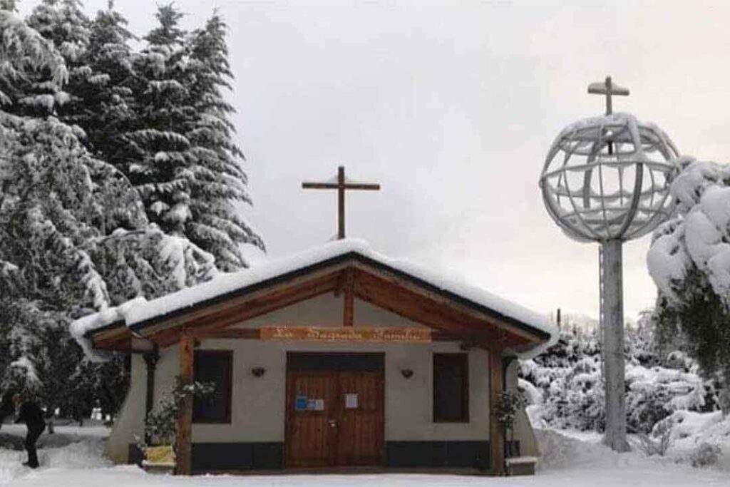 capilla sagrada familia villa la angostura neuquen