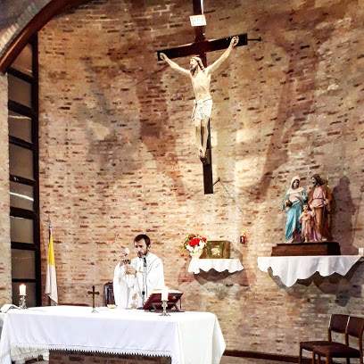 capilla sagrada familia villa luzuriaga buenos aires
