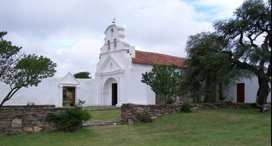 capilla san pantaleon villa de leales tucuman