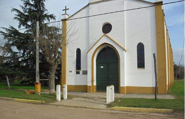 capilla santa ana salvador maria lobos buenos aires