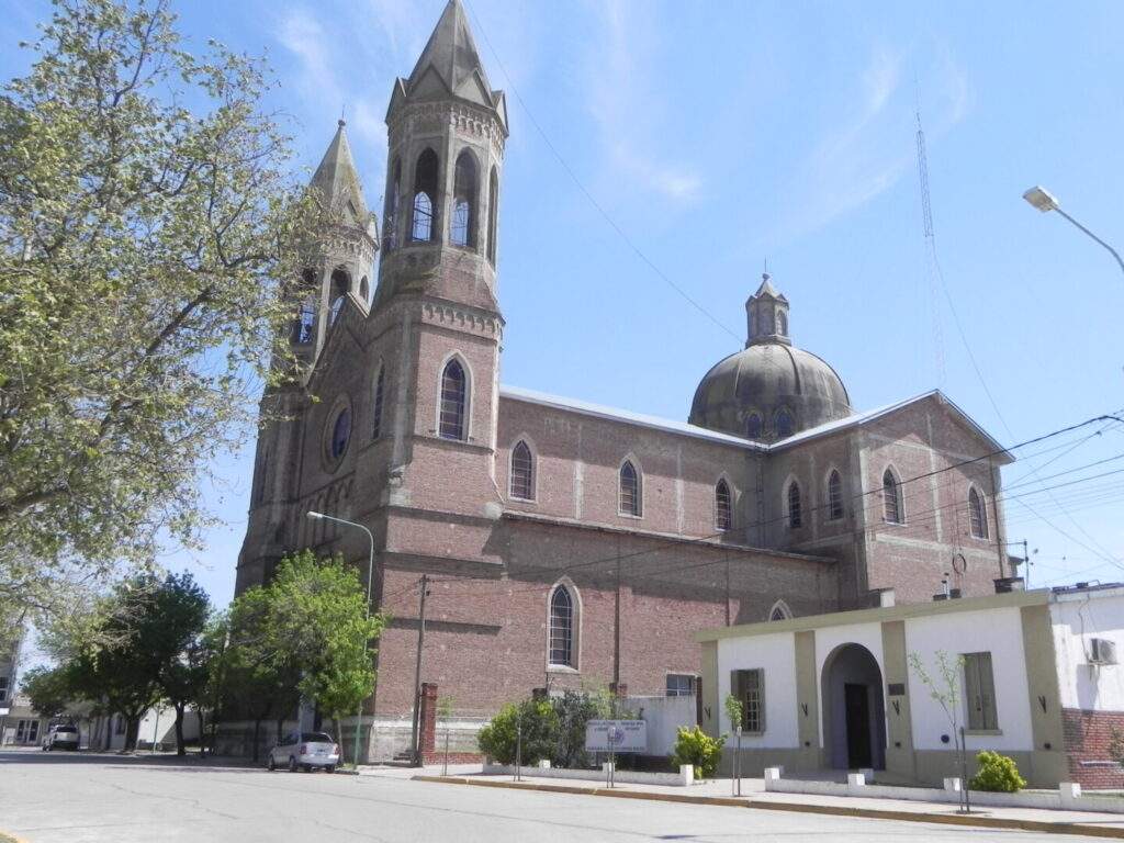 iglesia cristo rey coronel moldes cordoba