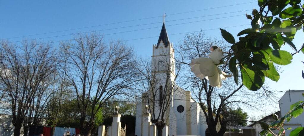 iglesia nuestra senora del perpetuo socorro larroque entre rios