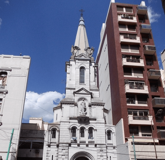 iglesia santa lucia azul buenos aires