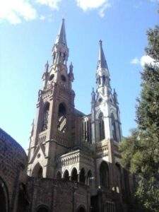 Parroquia Nuestra Señora de Lourdes – Azul (Buenos Aires)
